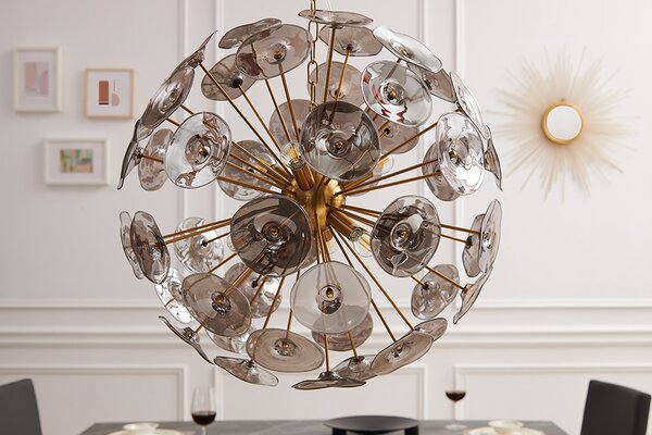 Designový art-deco lustr Nebulosa ve tvaru koule se zlatou kovovou konstrukcí a 48 skleněnými panely 65 cm