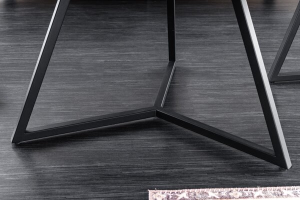Moderní trojúhelníkový konferenční stolek Ceramia s vrchní deskou s černě hnědým mramorovým designem a třemi nožičkami 90 cm