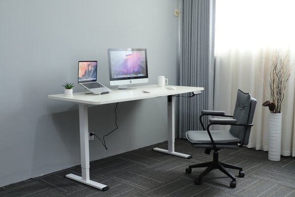 Výškově nastavitelný elektrický stůl BestBerg BBAT-16WW / rozměr 160x80 cm / výška 70-114 cm / bílá