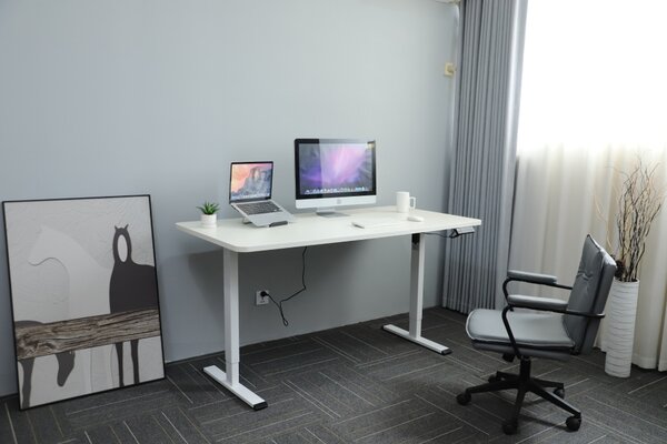 Výškově nastavitelný elektrický stůl BestBerg BBAT-16WW / rozměr 160x80 cm / výška 70-114 cm / bílá
