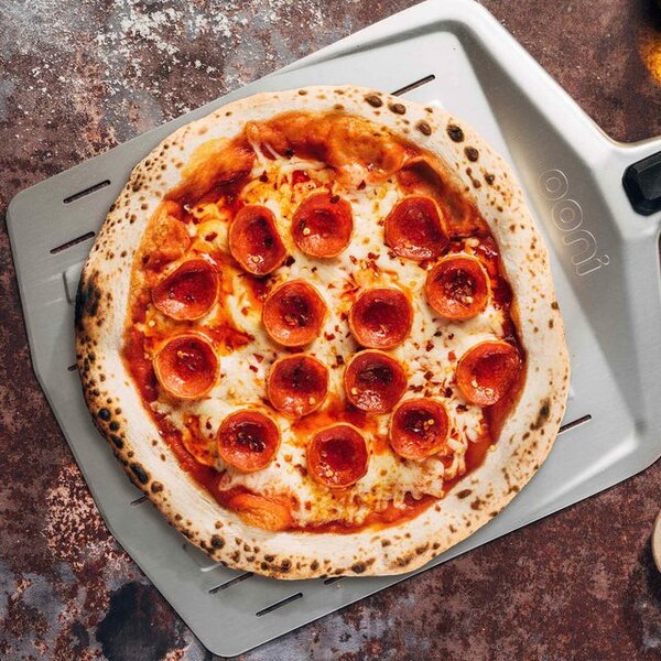 Perforovaná lopata na pizzu Ooni 12