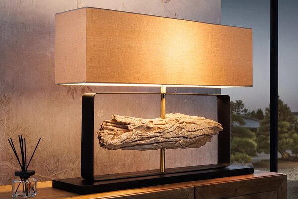 Designová moderní stolní lampa Rousilique s béžovým stínítkem a černou kovovou podstavou s prvkem z naplaveného dřeva 62 cm