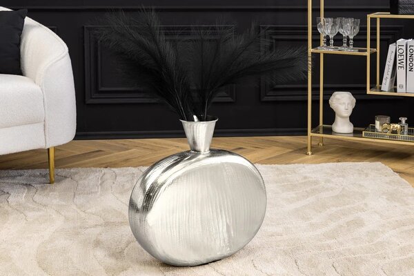 Art deco oválná kovová strukturovaná stříbrná váza Aleny s kuželovým vrchem 48 cm