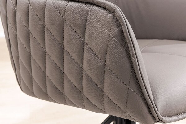 Designová jídelní otočná židle Lion s opěrkami na ruce s prošívaným vzorem v hnědo šedé kůži s černou podstavou 82 cm