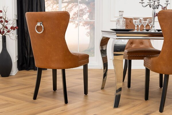 Chesterfield jídelní židle Torino s čalouněním z hnědé kůže s prošívaným opěradlem s černými dřevěnými nožičkami 93 cm