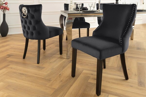 Klasická jídelní židle Modern Barrock s černým sametovým potahem ve stylu chesterfield a stříbrným lvím klepadlem 90 cm