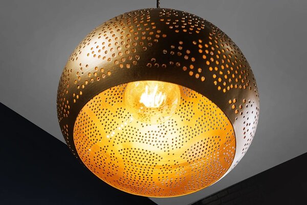 Orientální závěsná lampa Fatima kulatého tvaru z kovu ve zlaté barvě s perforací 49 cm