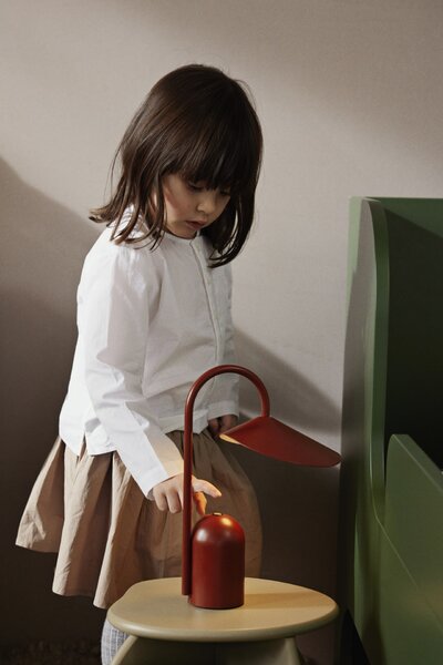 Stmívatelná LED lampa Arum Oxide Red
