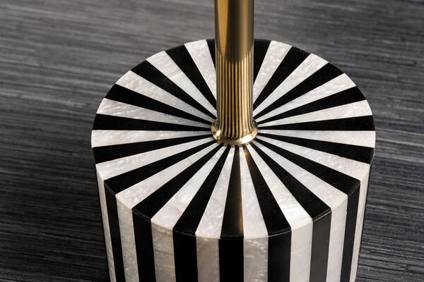 Art deco kulatý příruční stolek Hypnotique s černobílým vykládáním s intarzií a zlatou kovovou tyčí 55 cm