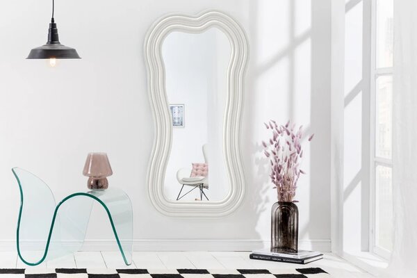 Designová nástěnné asymetrické zrcadlo Swan s bílým organicky zvlněným rámem s reliéfním zdobením 100 cm