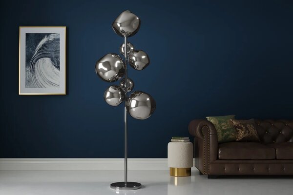 Glamour černá stojací lampa Kalan se sedmi skleněnými stínítky ve tvaru kapek a kulatou kovovou podstavou 168 cm