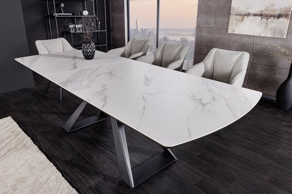 Luxusní rozkládací industriální mramorový bílý jídelní stůl Marbleux s černými kovovými nohami a oblými rohy 230 cm