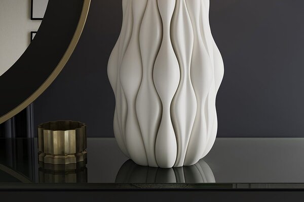Designová moderní stolní lampa Davey s keramickou podstavou se zvlněným vzorem a textilním stínítkem v bílé barvě 65 cm