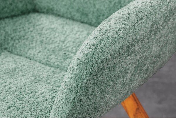 Designová zelená bouclé jídelní židle Gothenborg s nízkými bočními opěrkami a dubovými nožičkami 85 cm