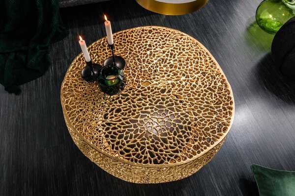Moderní glamour zlatý konferenční stolek Hoja kulatého tvaru s organickým designem z kovu 80 cm