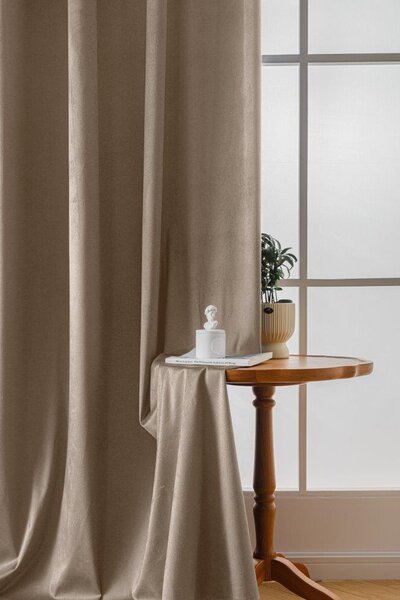 Béžový zatemňovací závěs VELVET 140x270 cm Zavěšení: Řasící páska