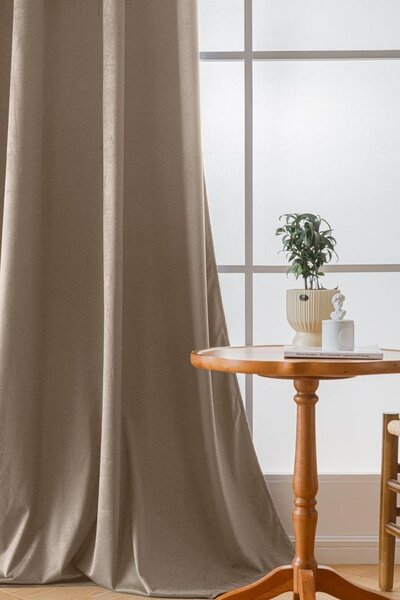 Béžový zatemňovací závěs VELVET 140x270 cm Zavěšení: Řasící páska