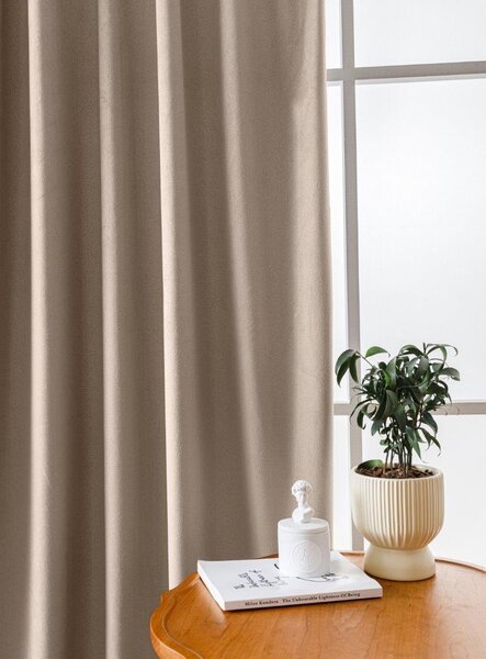 Béžový zatemňovací závěs VELVET 140x270 cm Zavěšení: Řasící páska