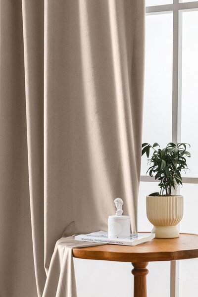 Béžový zatemňovací závěs VELVET 140x270 cm Zavěšení: Řasící páska