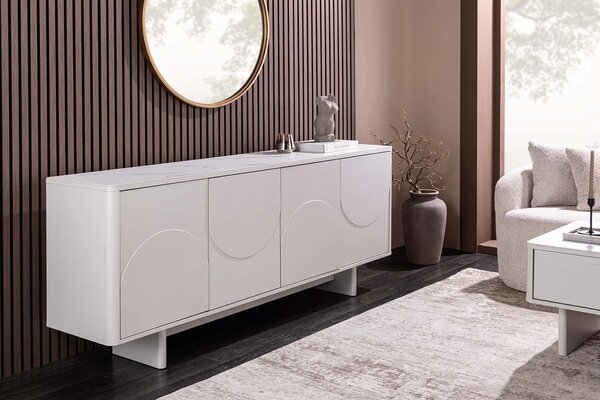 Art deco obdélníkový čtyřdveřový bílý příborník Savonia s 3D reliéfem a mramorovou bílou deskou 180 cm
