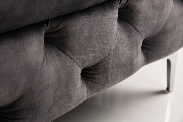 Luxusní glamour taburetka Modern Barock s šedým sametovým potahem s chesterfield prošíváním se stříbrnými nožičkami 92 cm