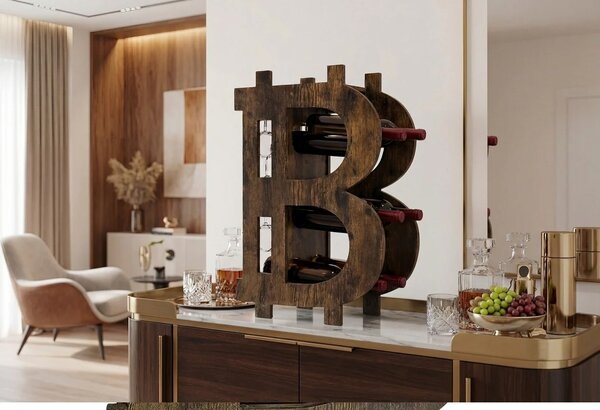 Moderní masivní vinotéka Richie s designem symbolu bitcoinu v naturální hnědé barvě na deset lahví a čtyři sklenice 68 cm