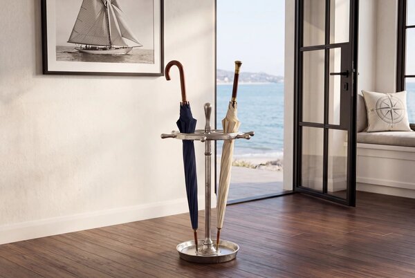 Designový koloniální stojan na deštníky Sail z kovu ve stříbrné barvě s motivem lodního kormidla 63 cm