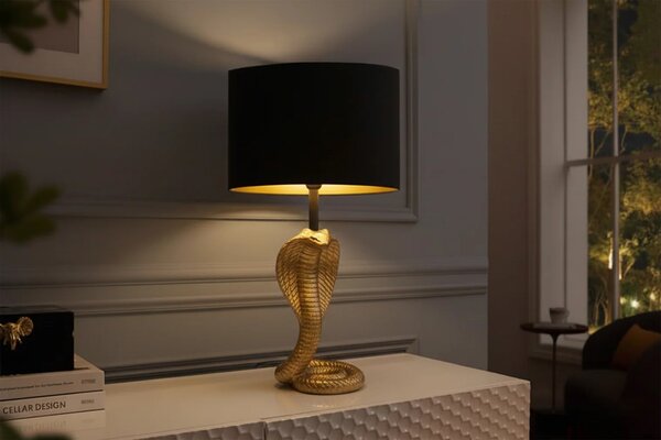 Designová glamour stolní lampa Tierra Glam se zlatou kovovou podstavou ve tvaru kobry s černým stínítkem 65 cm