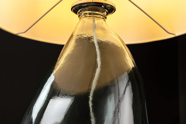 Designová moderní stolní lampa Glassy s průhlednou nohou ze skla s bílým textilním stínítkem 60 cm