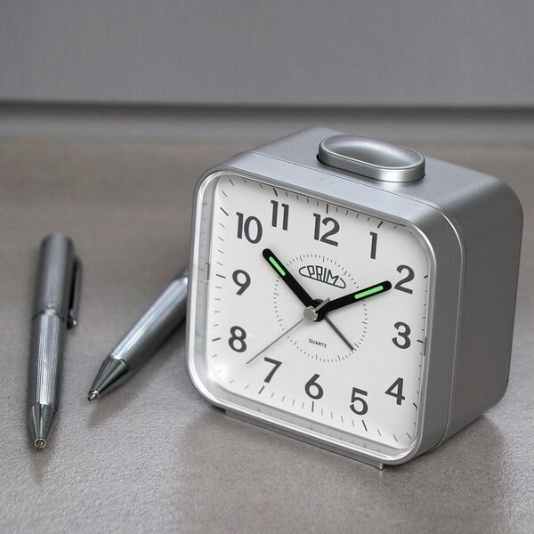 Analogový budík plastový bílý/perleťový PRIM Alarm Klasik - C01P.3795.0200.A