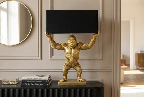 Designová glamour stolní lampa Tierra Glam se zlatou podstavou ve tvaru stojící opice s černým obdélníkovým stínítkem 65 cm