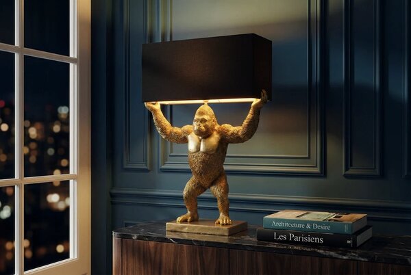 Designová glamour stolní lampa Tierra Glam se zlatou podstavou ve tvaru stojící opice s černým obdélníkovým stínítkem 65 cm