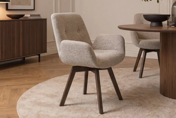 Designová skandinávská otočná jídelní židle Gothenborg s buklé potahem a dubovýma nohama v hnědých a šedých tónech 61 cm
