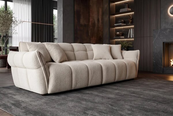 Designová moderní třímístná sedačka Yang se světlým béžovým buklé potahem s prošíváním do čtverce a čtyřmi polštáři 260 cm