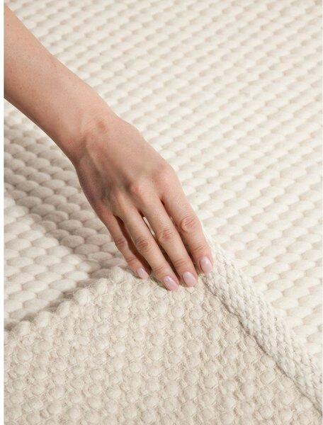 Krémový ručně tkaný vlněný koberec 140x200 cm Lyon Beans – Elle Decoration