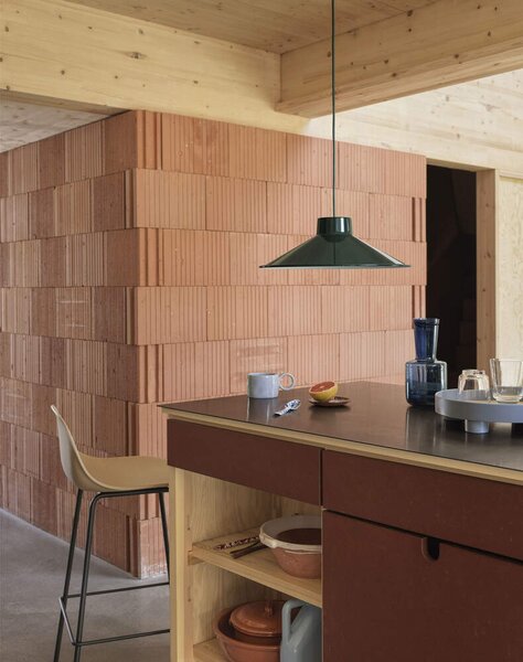 Muuto Závěsná lampa Top Ø36, dark green TOPPEN3601