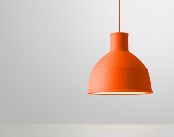 Muuto Závěsná lampa Unfold, orange UNFPEN3206