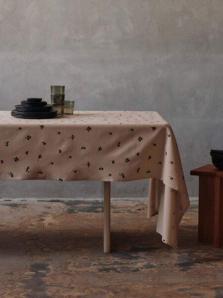 Ferm Living Ubrus Baies, natural / dark chocolate