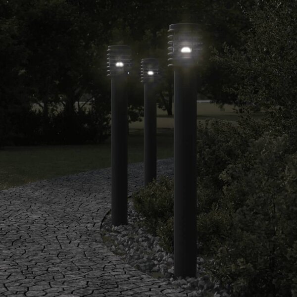 Venkovní stojací lampy se zásuvkou 3 ks černé 110 cm ocel