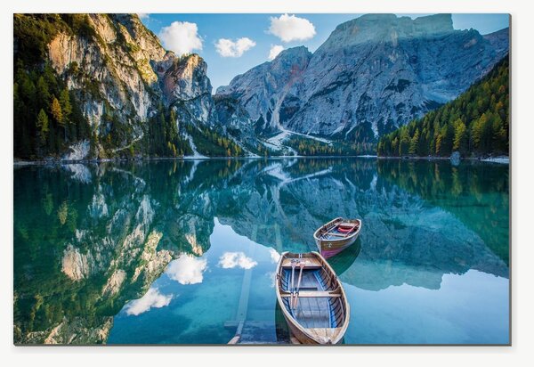 Horské jezero s loďkami – Jednodílný obraz, 60 × 40 cm