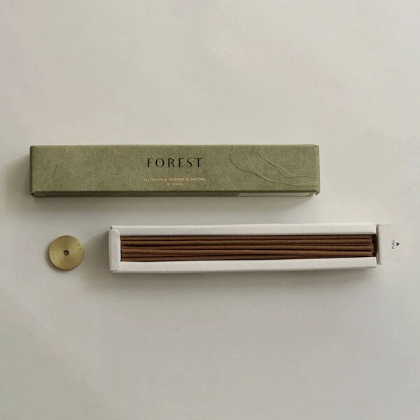 Cedar and Myrrh Sada vonných tyčinek se stojánkem White Sage - 30 ks CM101