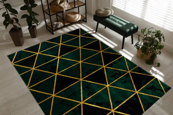 Koberec EMERALD exkluzivní 1020 glamour, styl marmur, trojúhelníky lahvově zelený/zlatý