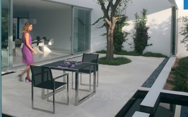 Royal Botania Jídelní stůl Ninix, Royal Botania, 90x90x75 cm, rám broušená ocel, deska teak