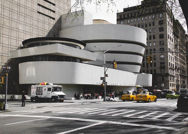 Guggenheimovo muzeum v New Yorku – Jednodílný obraz, 70 × 50 cm