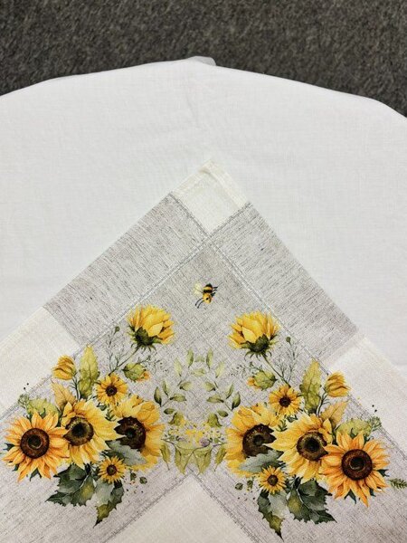 Tegatex Polyesterový ubrus - žlutobílé slunečnice Velikost: 40*90 cm