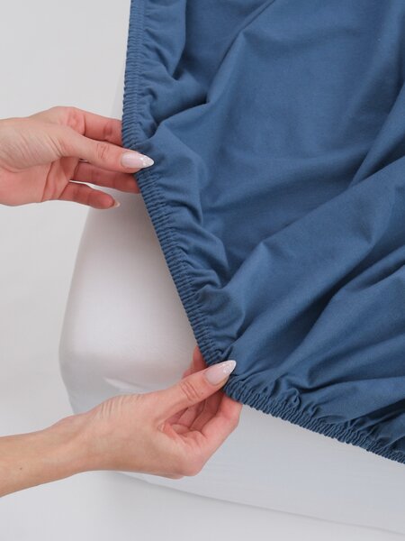 MK Lůžkoviny Jersey prostěradlo s elastanem 140 × 200 cm – námořnicky modré
