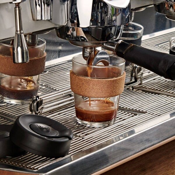 Skleněný hrnek KeepCup Brew Cork Black M, 340 ml