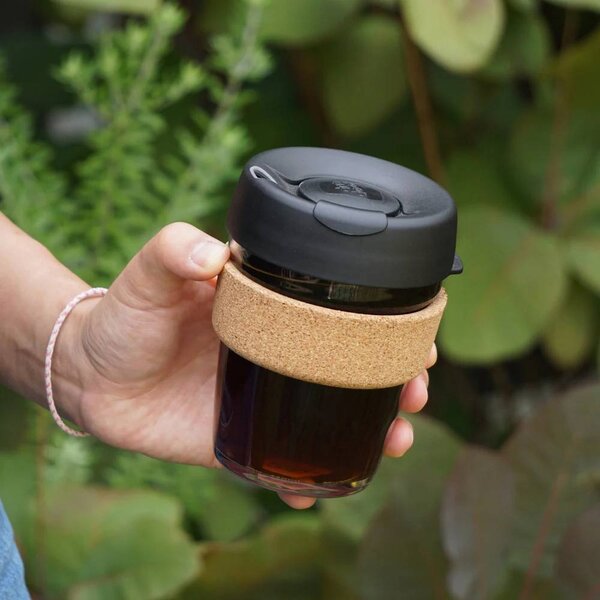 Skleněný hrnek KeepCup Brew Cork Black M, 340 ml