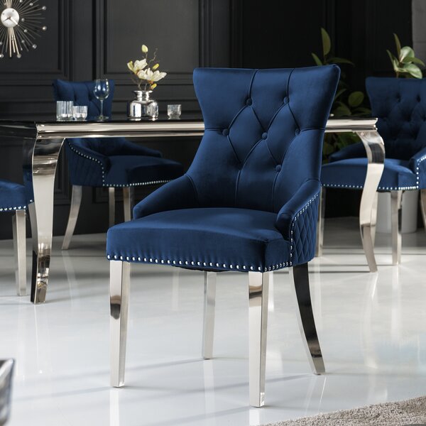 Elegantní židle CASTLE DELUXE z královsky modrého sametu s hlavou lva v barokním designu
