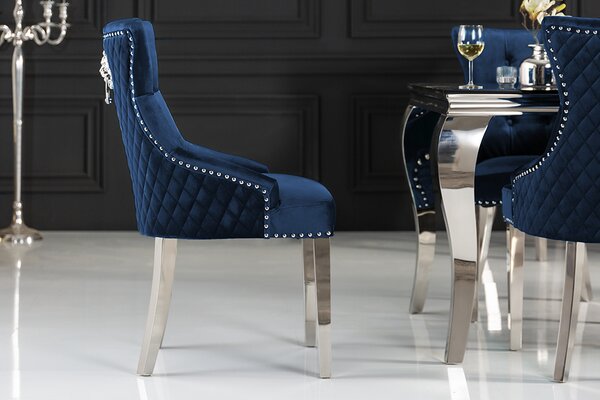 Elegantní židle CASTLE DELUXE z královsky modrého sametu s hlavou lva v barokním designu